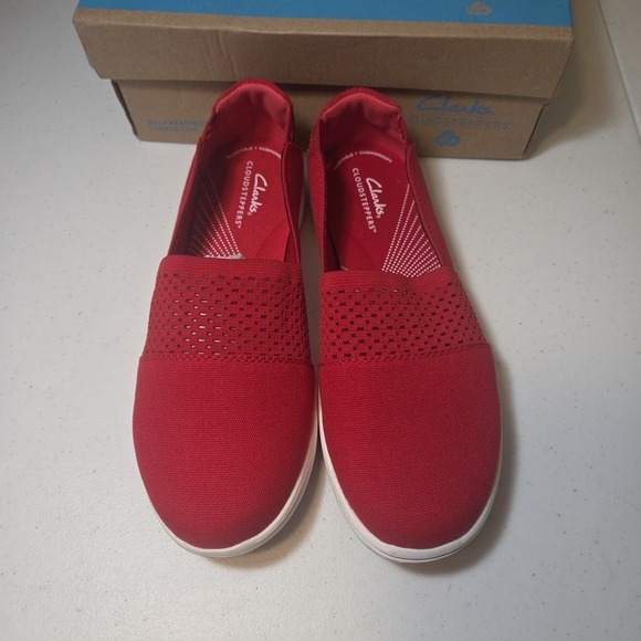 Womens Clarks Cloud Stepper Breeze Vibe Cherry Red Slip-ons Shoes Size 9 W New - Picture 4 of 12